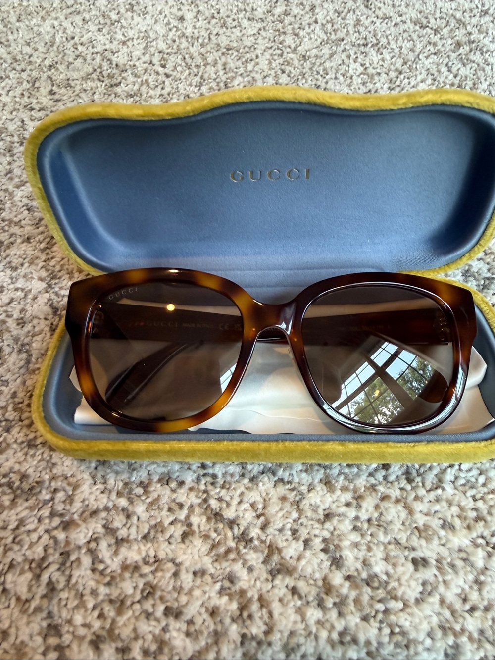 Gucci Women’s Tortoiseshell Sunglasses - Havana Brown. Brand new.